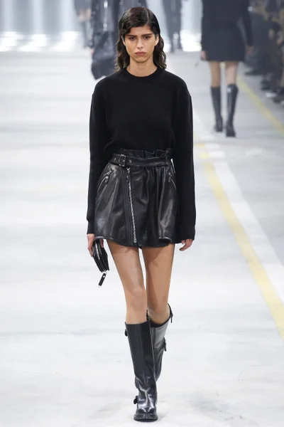 Look 16